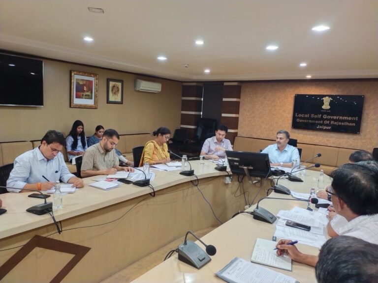 मानसून की तैयारियों में जुटा स्वायत्त शासन विभाग, शासन सचिव ने की तैयारियों की समीक्षा , फ़ील्ड में जाकर किया निरीक्षण