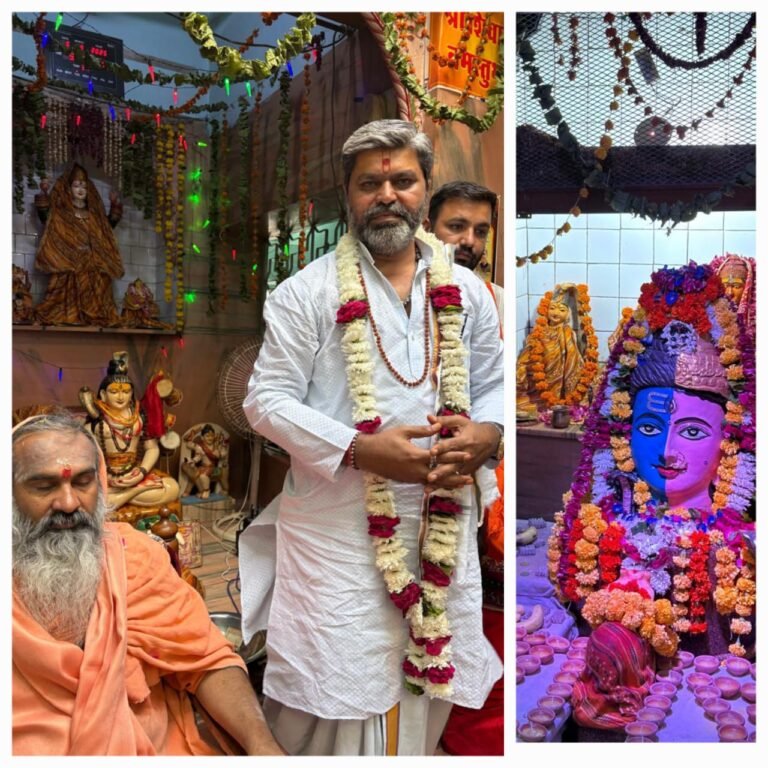 151 दीपक से भोलेश्वर महादेव में हुई महाआरती, महंत विमर्शानंद महाराज रहे मौजूद