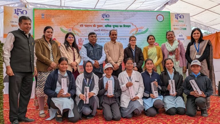 पांच दिवसीय ‘वंदे मातरम् की पुकार, श्रमिक सुरक्षा का विस्तार’ थीम पर आधारित मल्टीमीडिया प्रदर्शनी में युवाओं ने बढ़-चढ़कर हिस्सा लिया