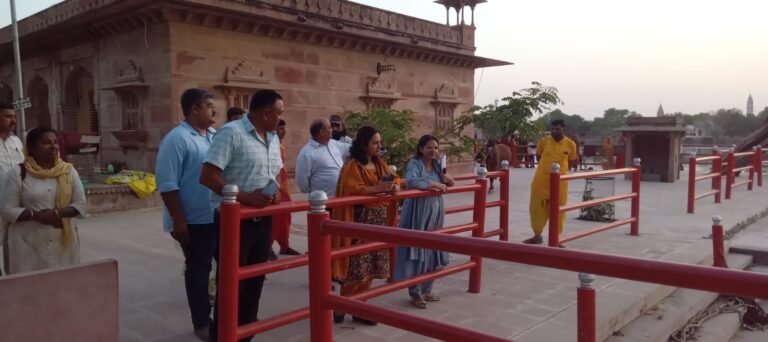 जिला परिषद की मुख्य कार्यकारी अधिकारी ने किया कोलायत सरोवर के घाटों का निरीक्षण